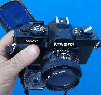 VINTAGE MINOLTA BLACK X-7  WITH  MINOLTA 1:2  49 mm LENS +LIGHT METER